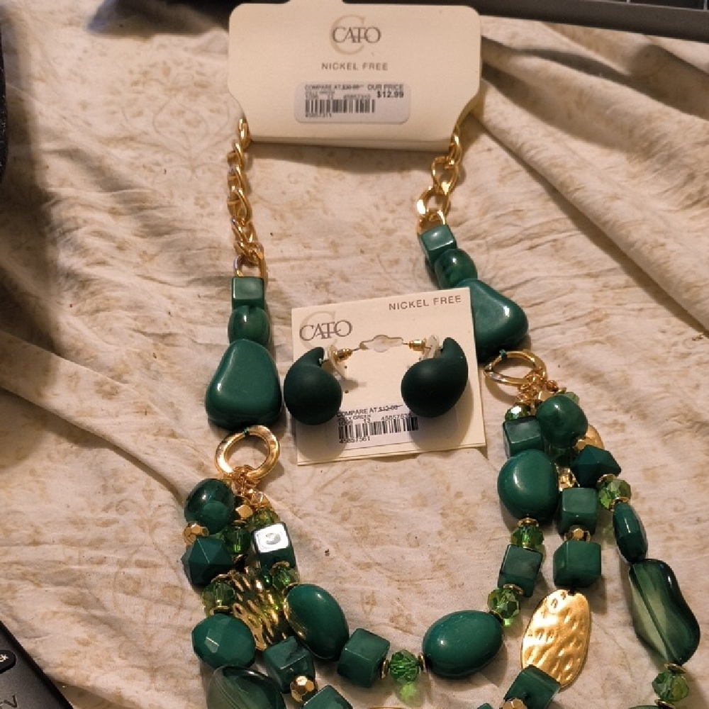 Cato Green and Gold Necklace and Earring Set